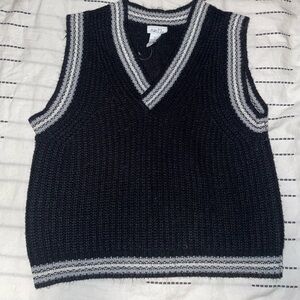 Rue 21 black vest